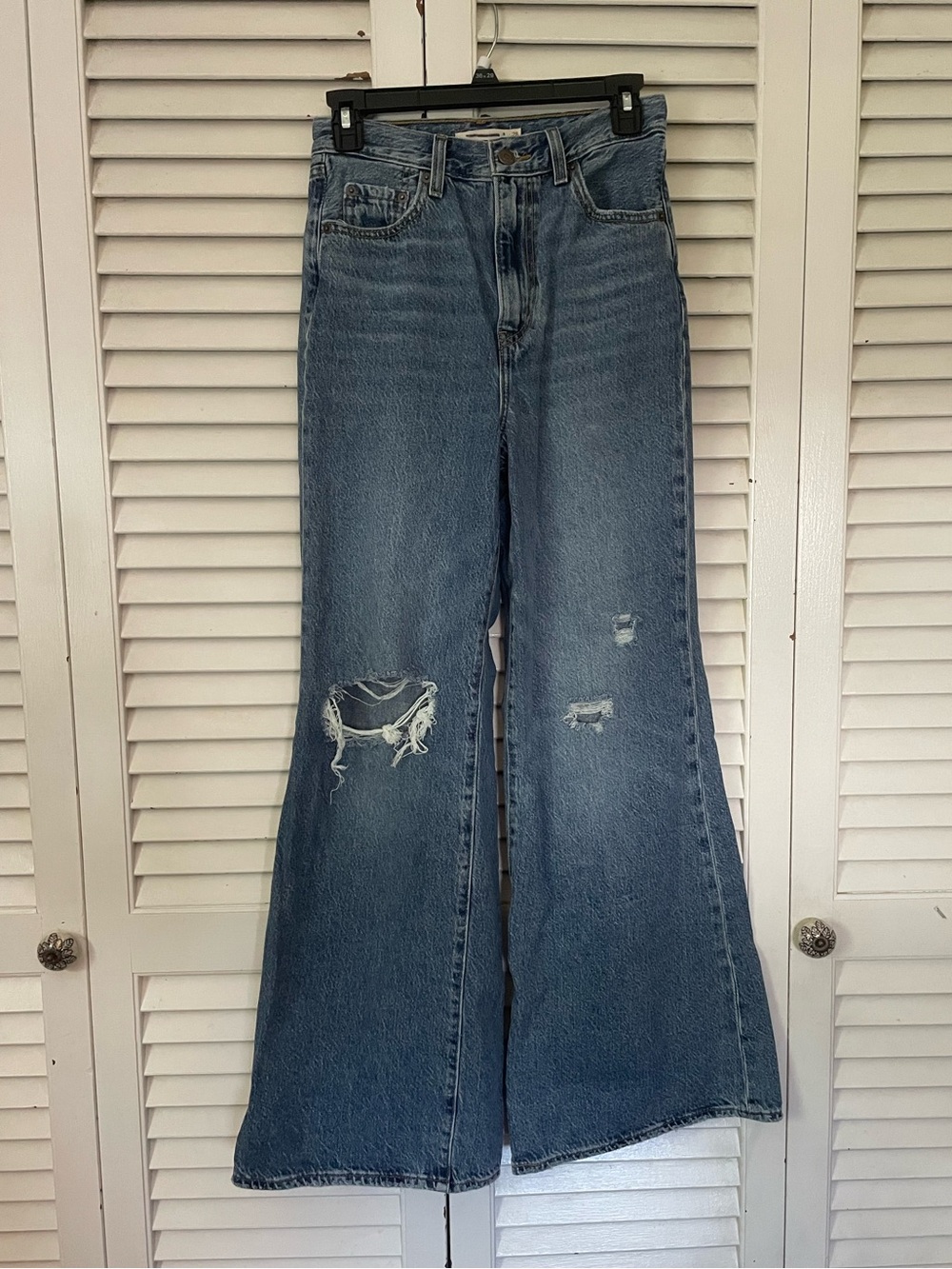 Levi’s Loose Flare Jeans
